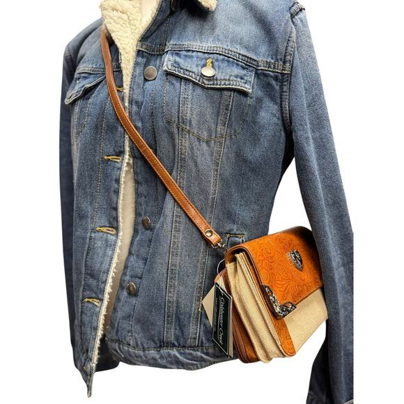 New With Tags
Coldwater Creek Leather/Jute Crossbody Multi Pocket Purse - Picture 14 of 16